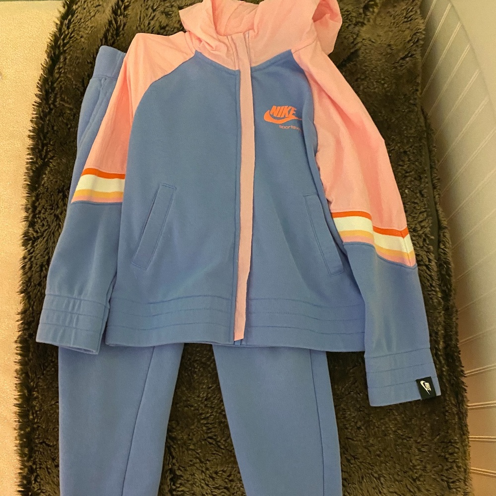 Girls Nike Outfit